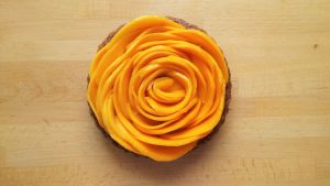 raw mango tart finsihed