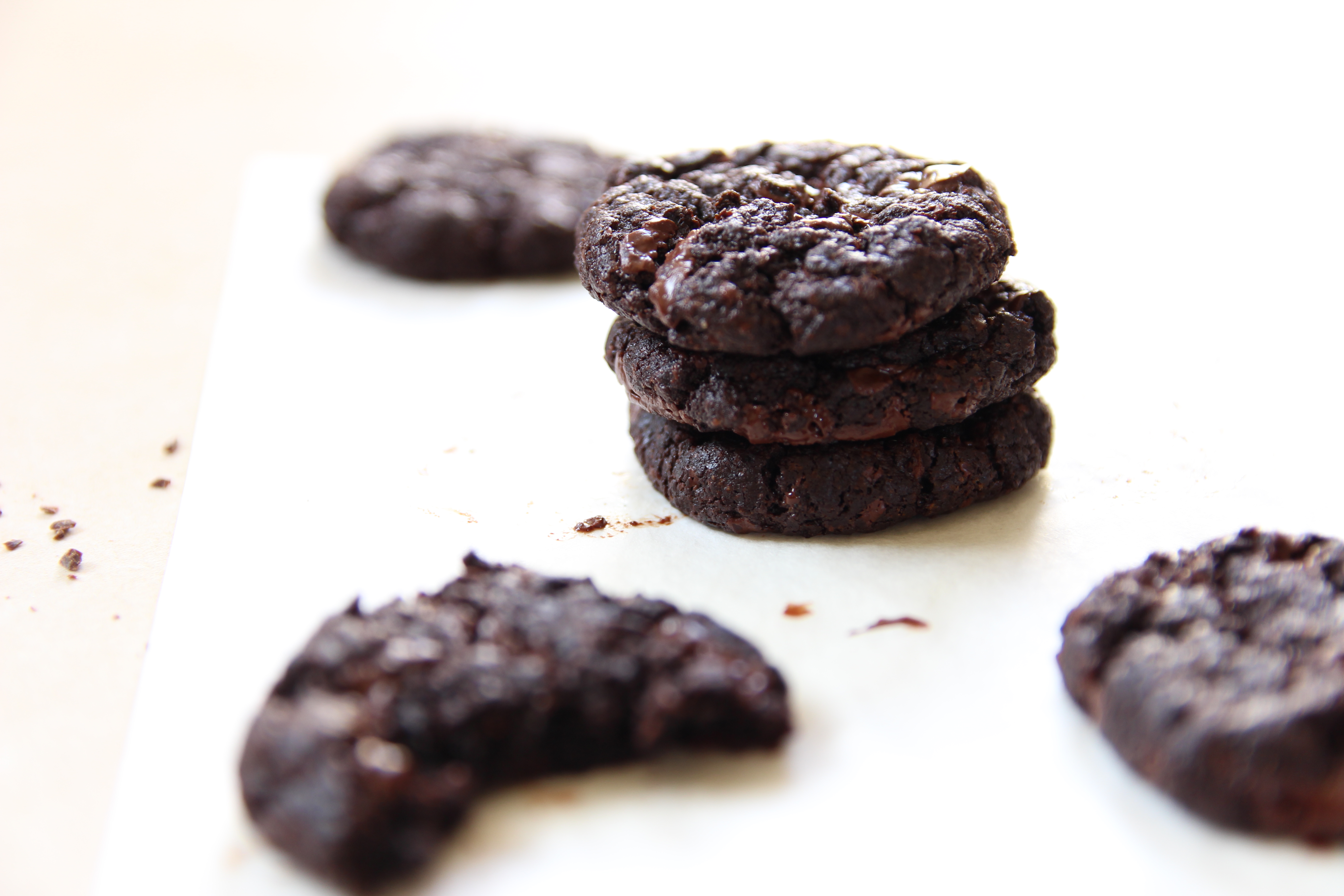 vegan double chocolate chip cookies