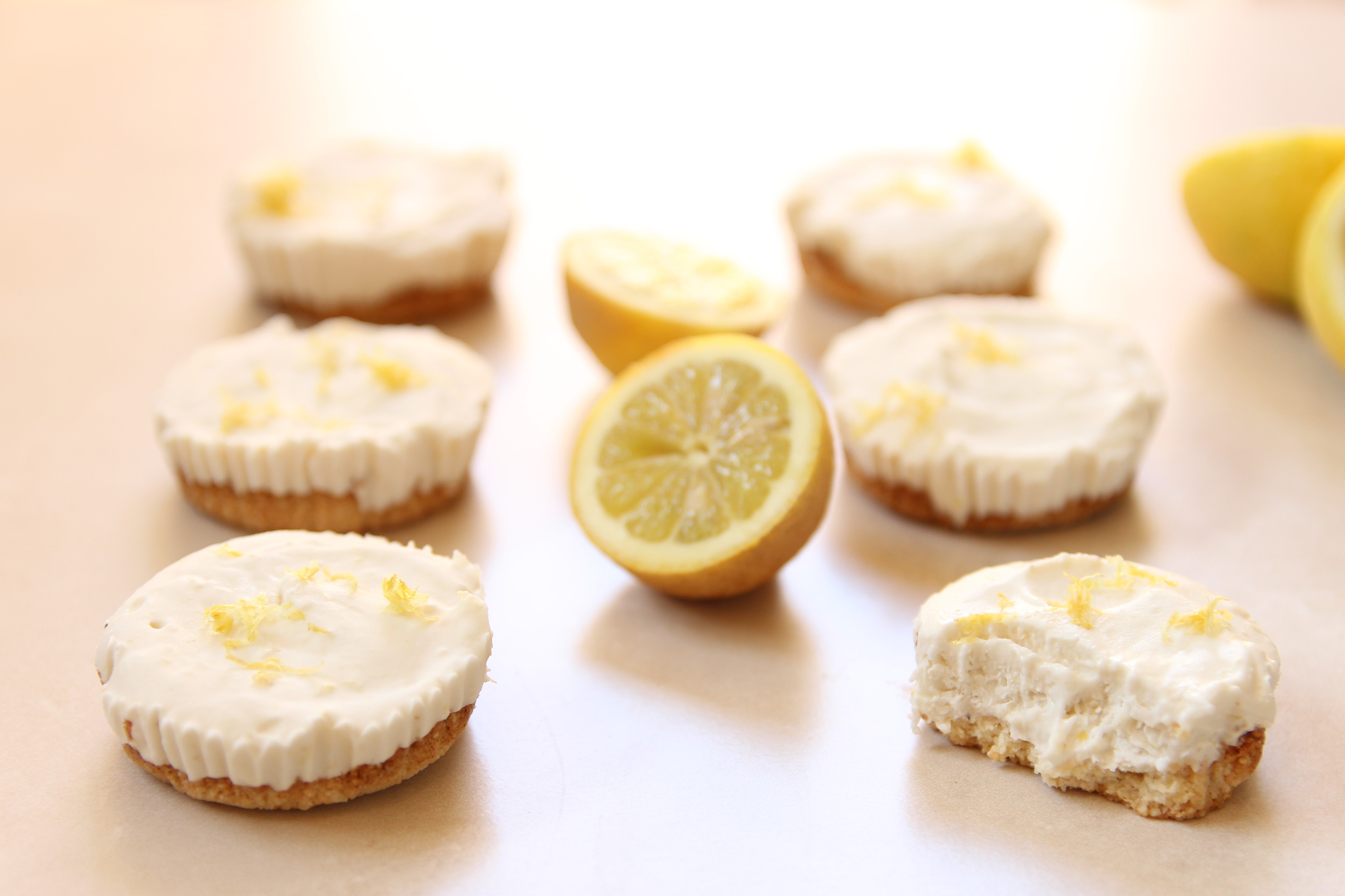 mini lemon cheesecakes