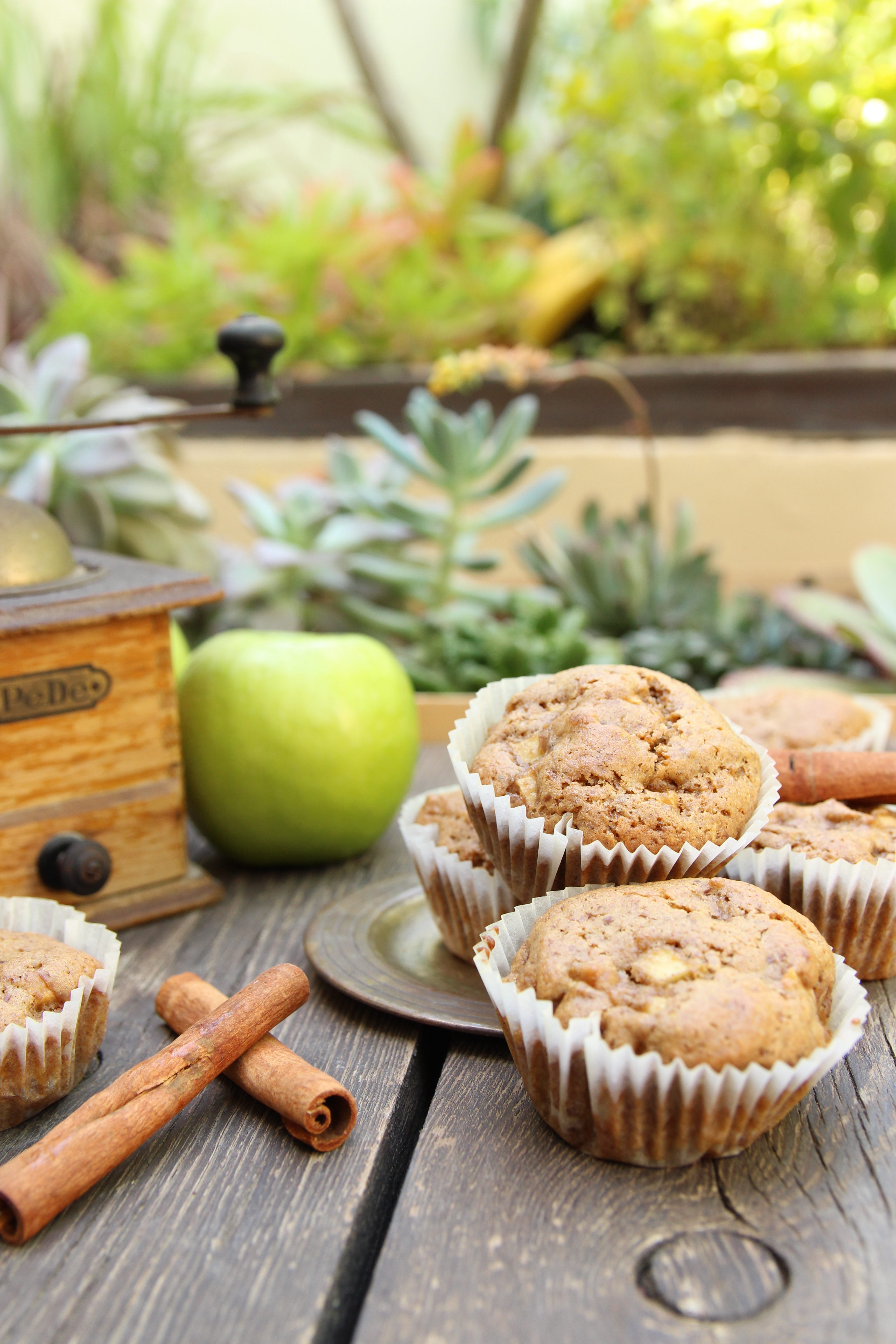 apple cinnamon muffins