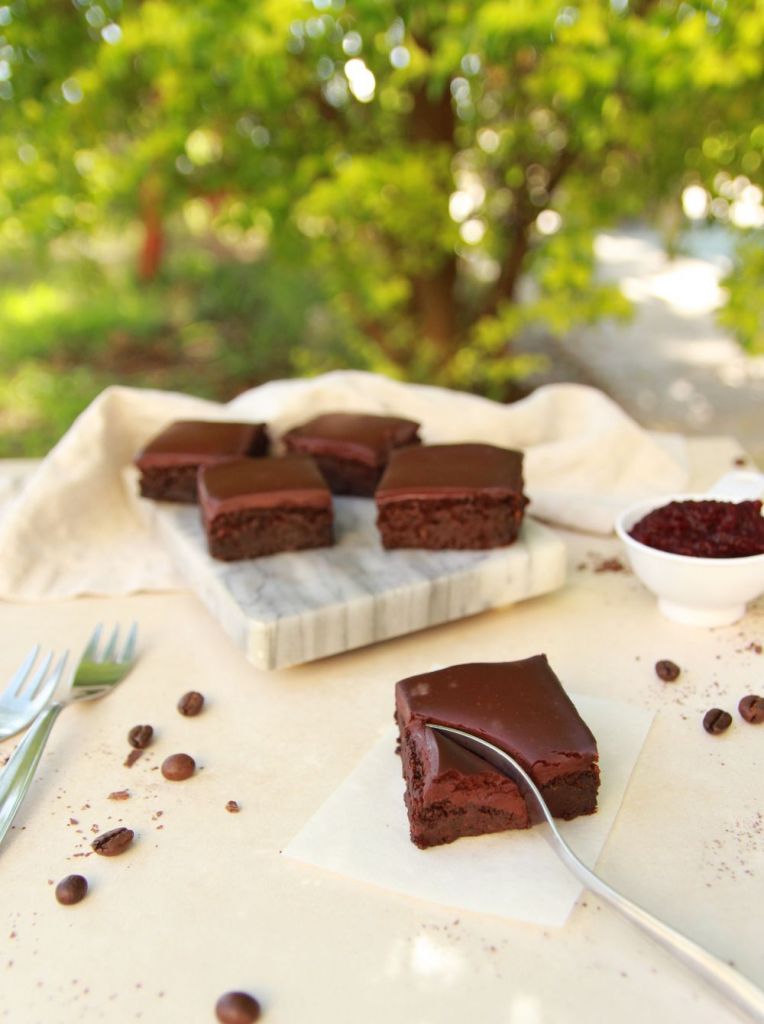 vegan chocolate beetroot cake