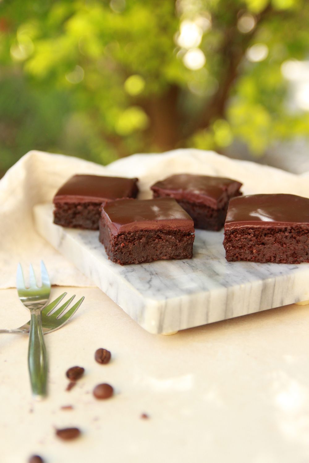 vegan chocolate beetroot cake