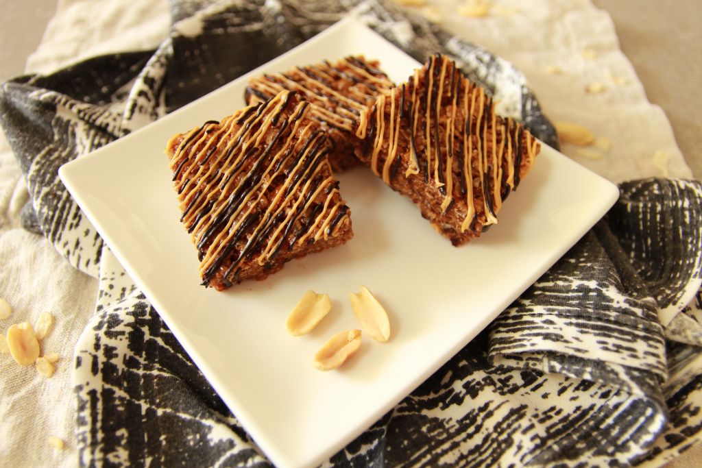 Puffed Rice Bars With Peanut Butter Drizzle! - Let's Brighten Up