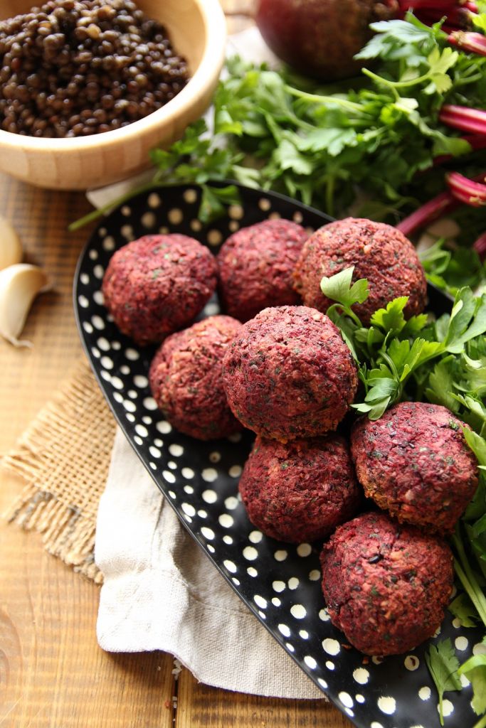 baked vegan beetroot and black lentil balls