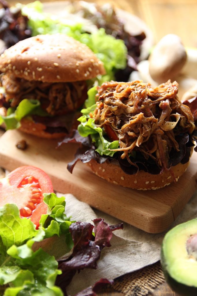 vegan pulled mushroom burger